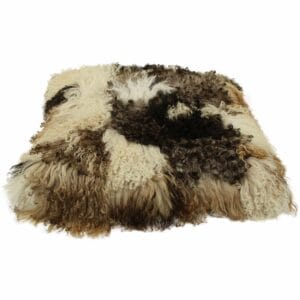 Great ways to use decorative cushions into your home interiour